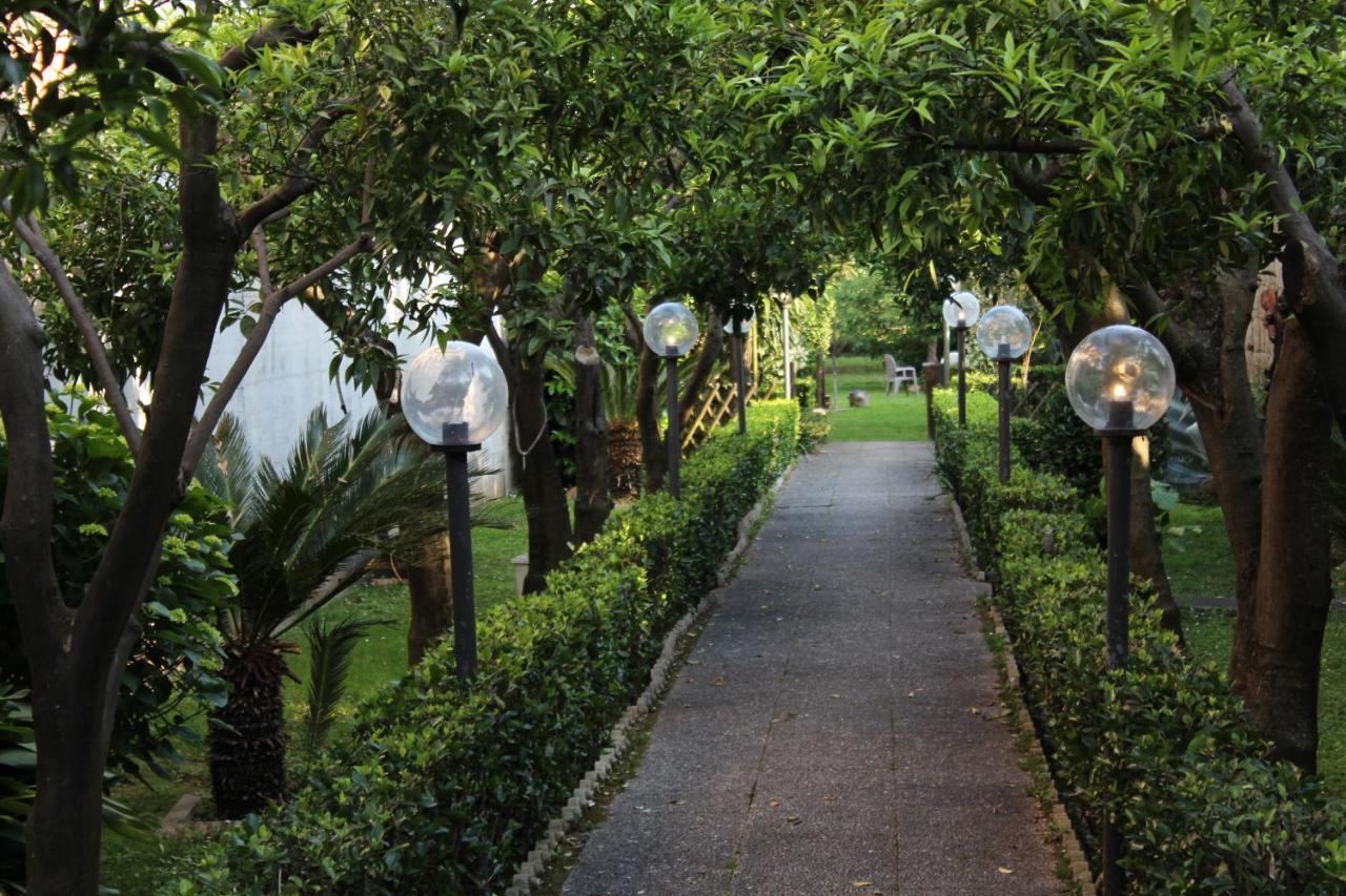 Il Giardino Degli Agrumi กาแซร์ตา ภายนอก รูปภาพ