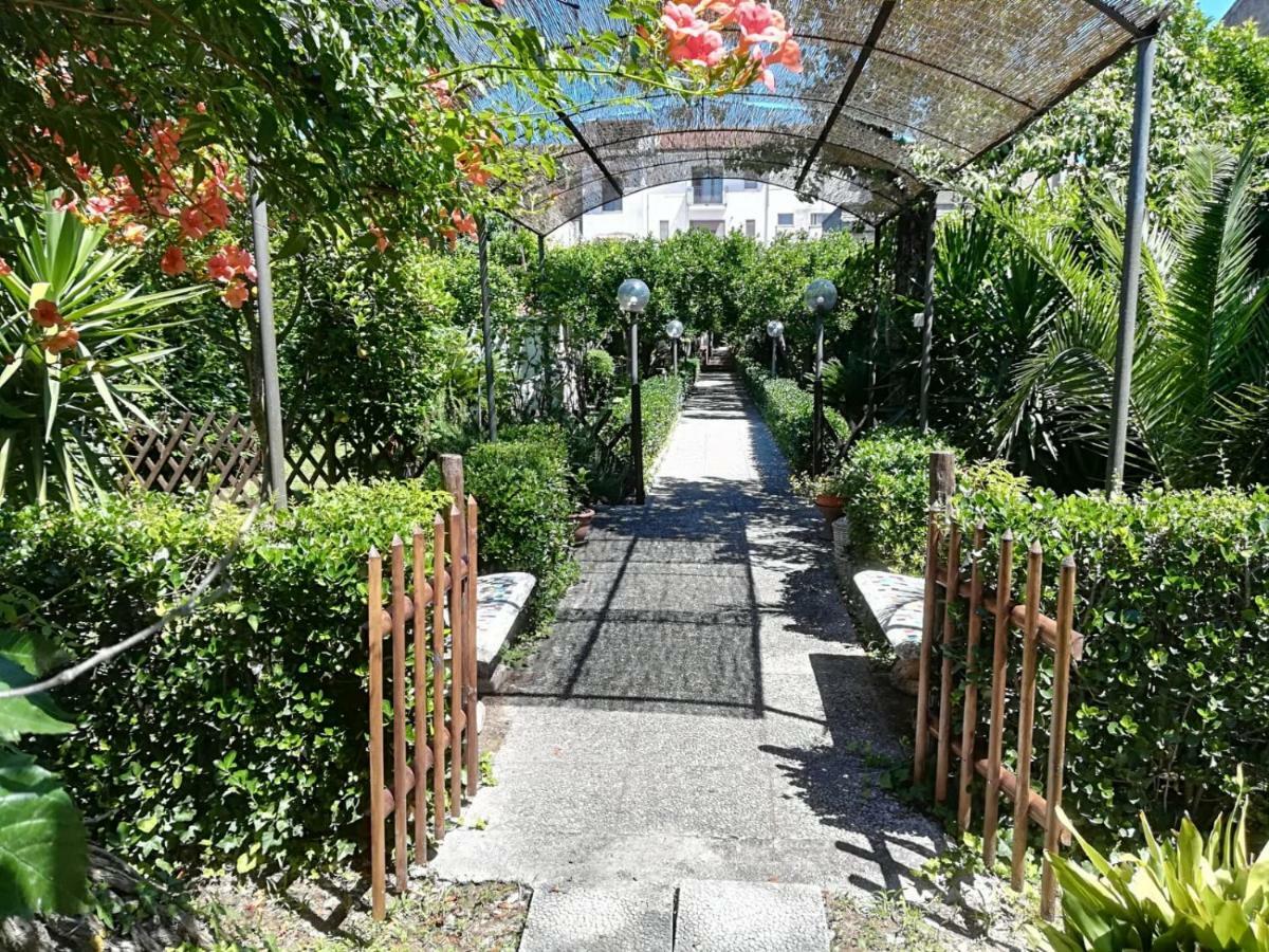 Il Giardino Degli Agrumi กาแซร์ตา ภายนอก รูปภาพ